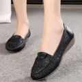 OUKAHUI Size 34-43 Spring 2021 Female Elegant Genuine Leather Loafers Women Shoes Flat Low Heel Round Toe Slip-On Driving Shoes